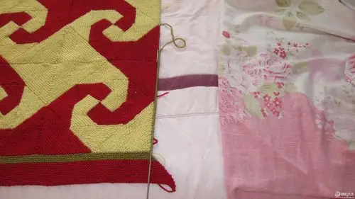 第二个小毯子(旧线编织的)