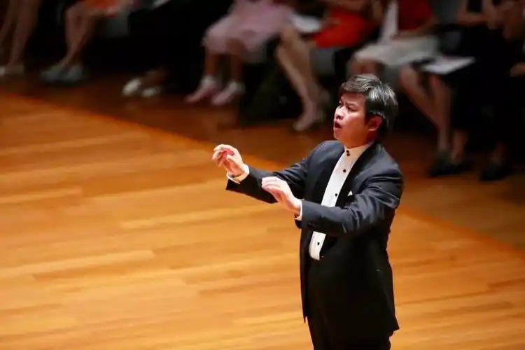 致青春的我们杨鸿年合唱团揭幕八月合唱节