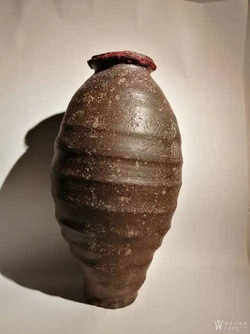 瓷器 高古 精品螺旋纹**韩瓶 藏品描述 藏品展示 报价记录 服务保障