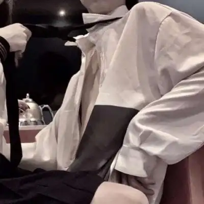 半身情头,我想你你住在我脑海里-情侣头像