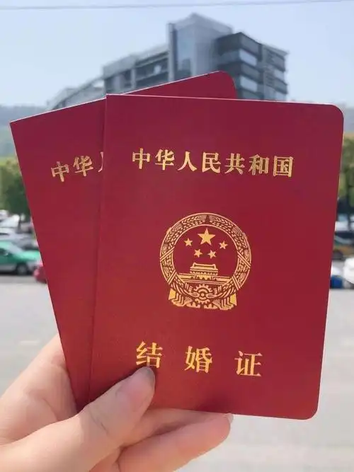 动静声音|那个被病人偷拍的护士,他和心爱的姑娘结婚了