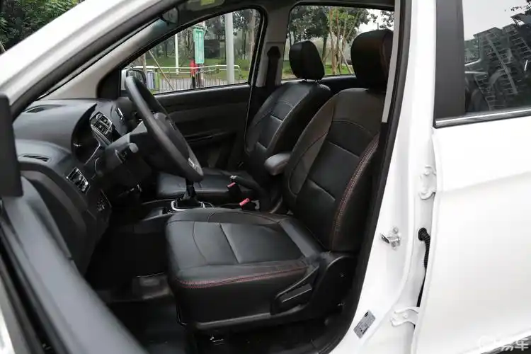 【开瑞k502018款1.5l 手动 天窗版内饰汽车图片-汽车图片大全】-易车