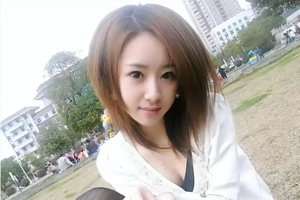 程琳,曾经风靡全国的网红,以她的卡哇伊脸型和独特发型成为了当时