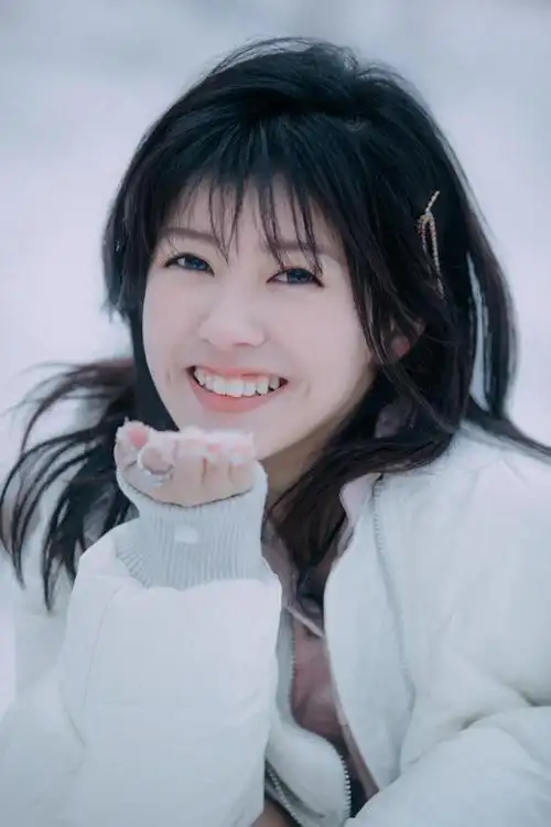 为什么有酒窝女人漂亮,为何有酒窝的女人很少