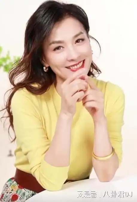 张庭透露夫妻生活秘诀,先爱己再爱人,是自私还是清醒?