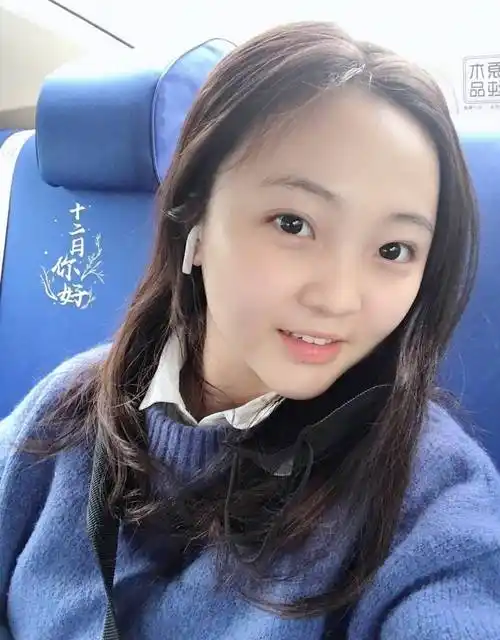 原创21岁林妙可晒美照却因小肚腩翻车为何她比同龄明星胖很多