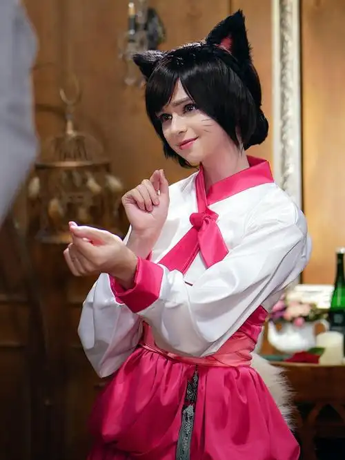 英雄联盟c9战队女装大佬sneaky新作高丽风情阿狸