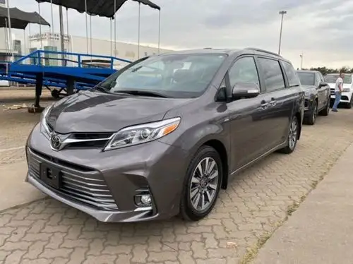 2020款丰田塞纳多功能商务新座驾再次让利