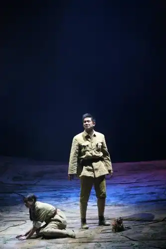 p data-id="go0cvkvq31">刘鉴,出生于辽宁省大连市瓦房店市,毕业于 a