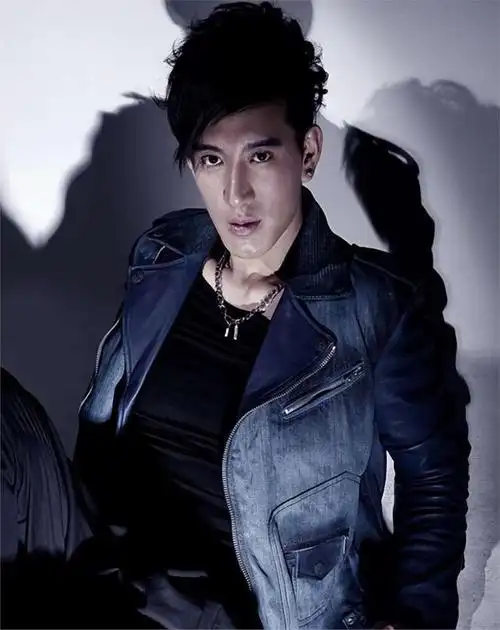 蒲巴甲,拍戏竟然只为求婚女主角,终为自己的"风l"付出了代价