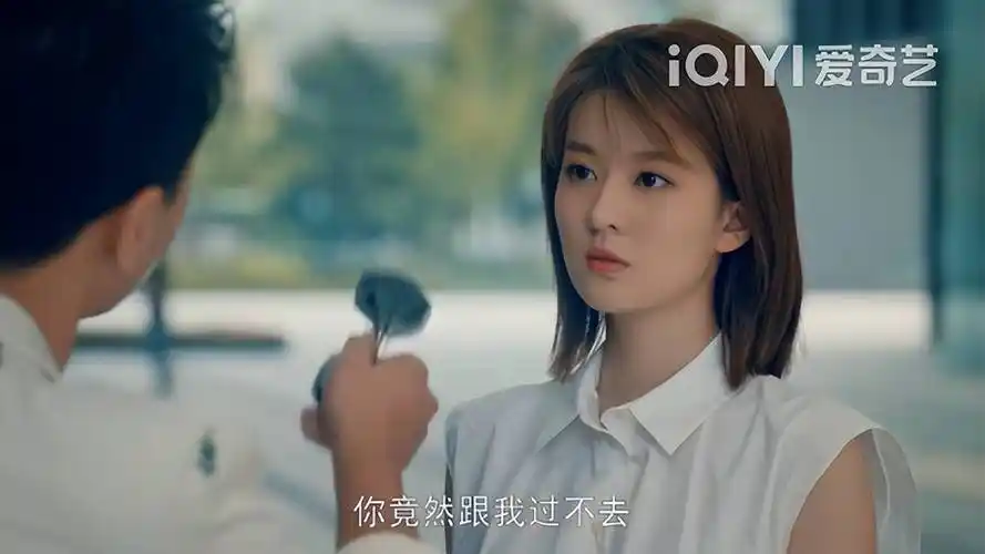 有人是超级白富美,有人大二就被公司签约_乔欣_贾乃亮_观众