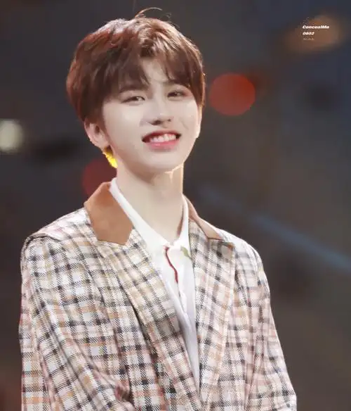 蔡徐坤你笑起来很暖