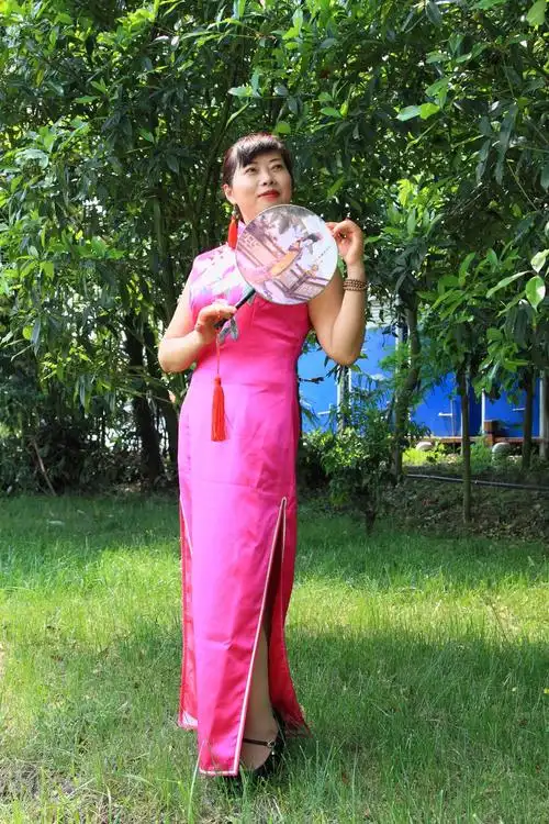 绵阳铁牛社区羌绣旗袍文化艺术团首演