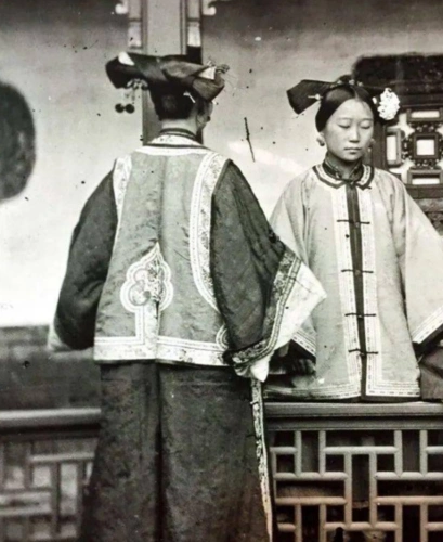 清朝女贵族"做头发"要多久,影视剧中轻松搞定,实际并非是那样