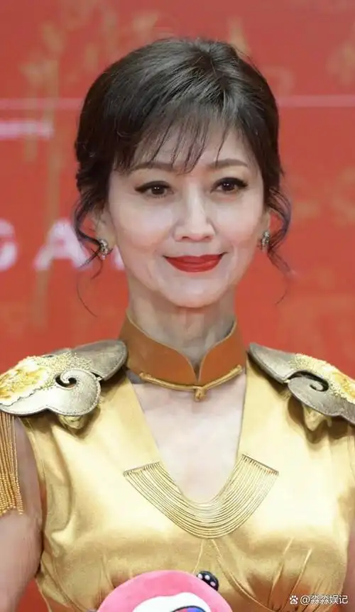 一张照片,揭开了叶童和赵雅芝的"真实处境",谁过得好一目了然