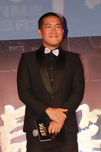 《盗墓笔记》发布会 张博宇低调爱溜边儿