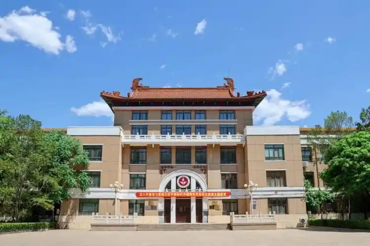 中国矿业大学(北京)一起邀请你"高校里的二十四节气"专栏交映下格外