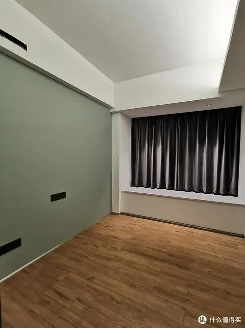 立邦伦敦雾墙面窗帘儿童房看过逯薇的一个视频,大概