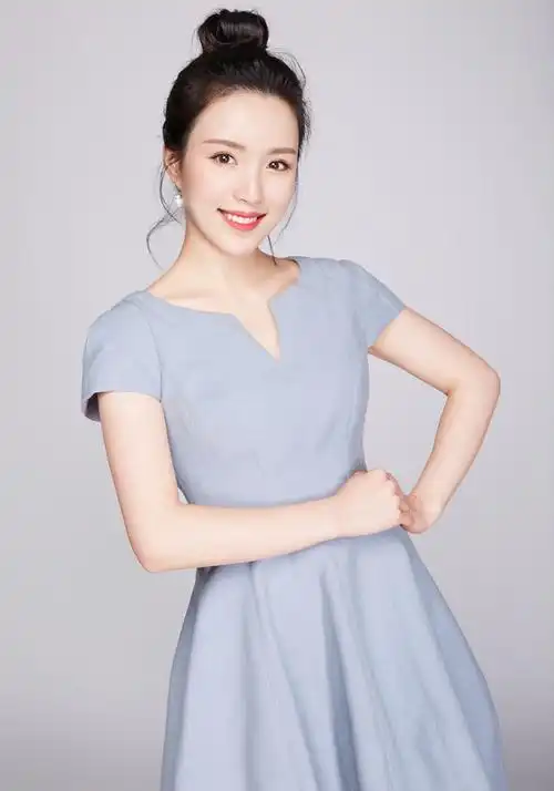 易文卉新歌家发行音乐让爱溢满家园