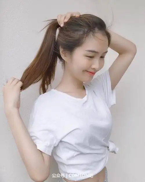 少女生活照 - 自带恋爱感的清纯女孩