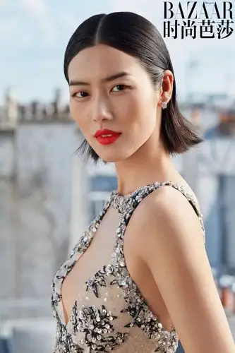 大表姐刘雯短发又美又攻, 新杂志出封成人形种草机! 丨今日美图