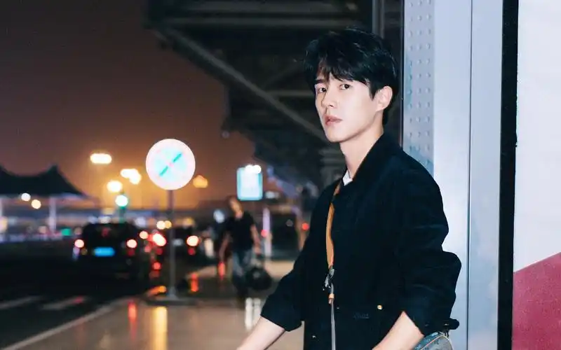 首页 桌面壁纸 大陆明星 刘昊然最新帅气电脑桌面壁纸图片1920_1200