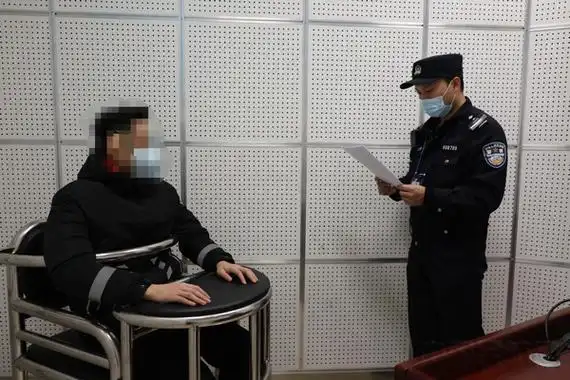 时,首都机场公安局北京大兴国际机场航站区派出所接到工作人员报警称