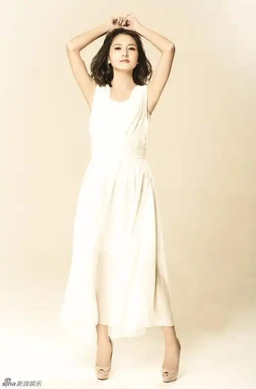 组图:肖茵暖色写真曝光 白色长裙尽显女神魅力_高清图集_新浪网