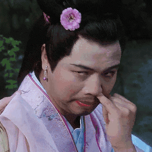 观众以为是美女,结果如花登场,出其不意给观众"惊吓",在行云流水的