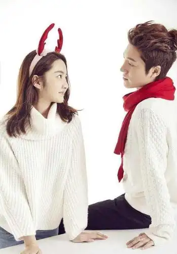 21岁歌手和8岁女孩互生情愫,苦等10年只为娶她,今终成眷属|张木易