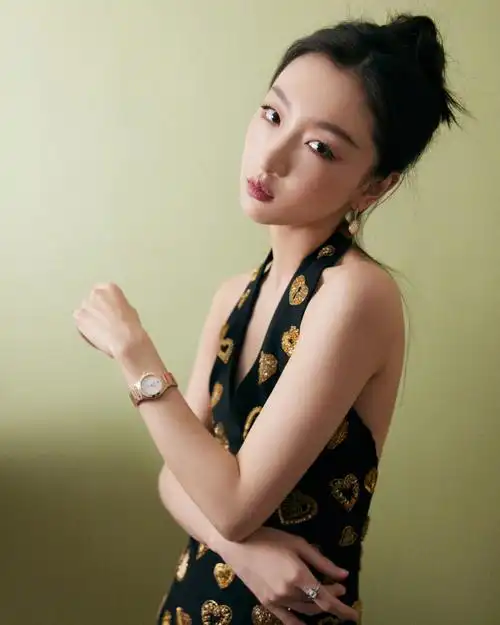 周冬雨最近风评#周冬雨前几天参加活动真的很惊艳,整个人的气质侗变