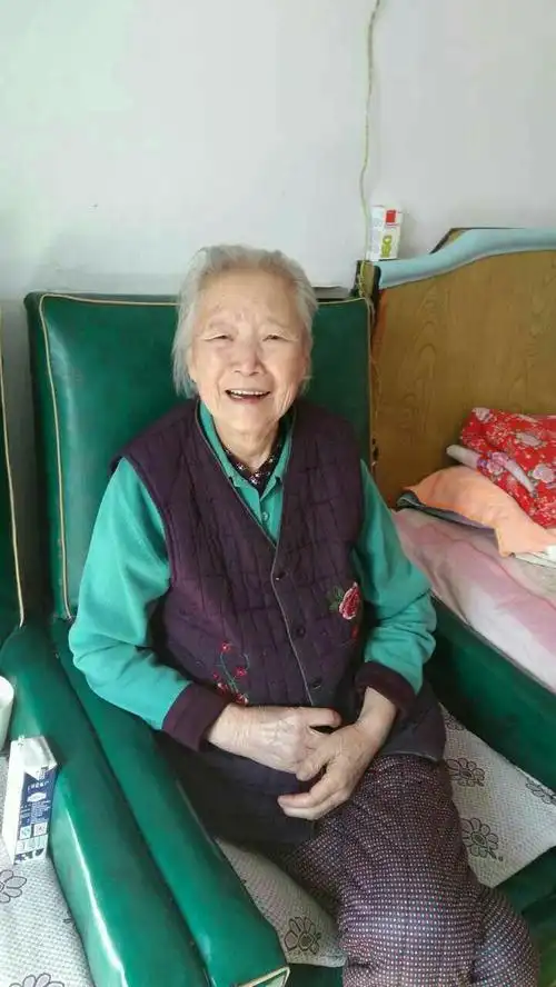 《妈妈的味道》一一 纪念母亲诞辰86周年暨沉痛悼念逝世一周年