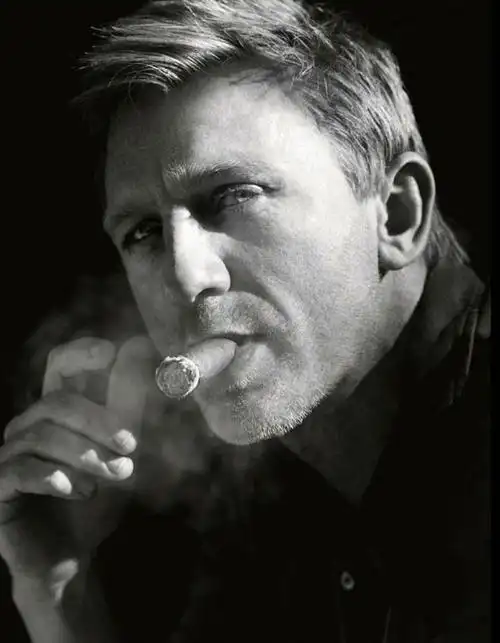 烟草知识 《小姐姐谈雪茄》——尺寸和环经上的秘密几乎每一个男人都