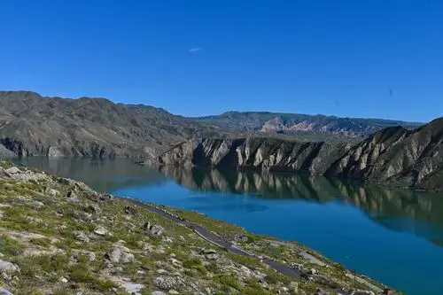 高峡出平湖——龙羊峡