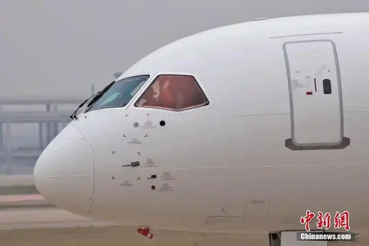 国产大飞机c919首飞成功