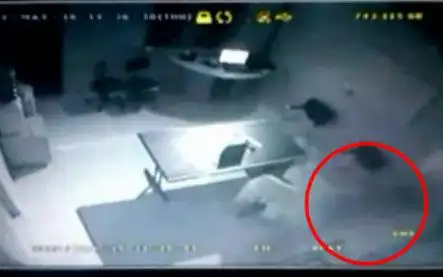 【诡异视频】家庭监控拍摄到的鬼魂_哔哩哔哩 (゜-゜)つロ 干杯~-bili