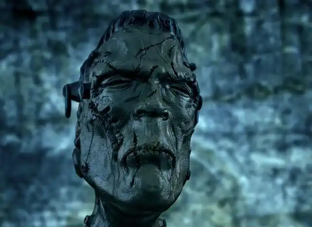 的职业没啥关系,但倘若把秦岭这个十三王朝的中兴龙脉,与那些飞尸养珠