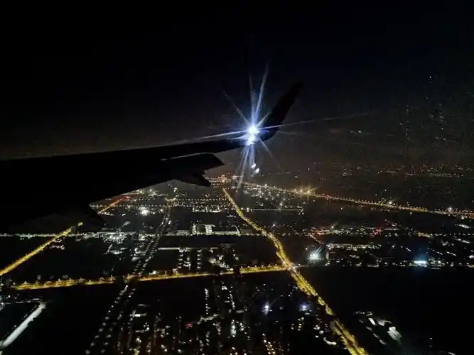 飞机上拍摄南昌夜景