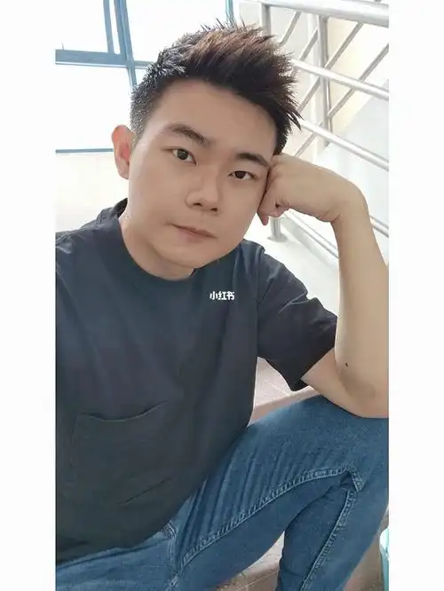 男生都怎么自拍的