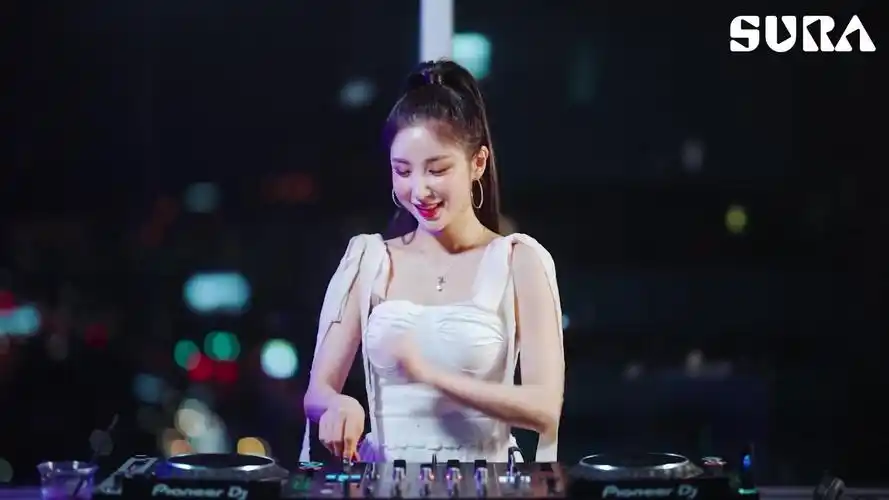 djsura韩国美女dj线上打碟直播livemix6arianagrande