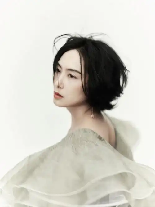 对朱茵老师的面部进行采集这次合作除去常规的拍摄版权上海/三维设计