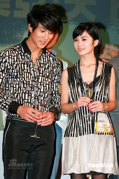 艺人陈慧琳(听歌),梁咏琪(听歌blog),蔡卓妍(听歌),吴尊(blog),余文乐