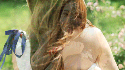 回眸一笑百媚生30大美女回眸瞬间你被谁惊艳到了