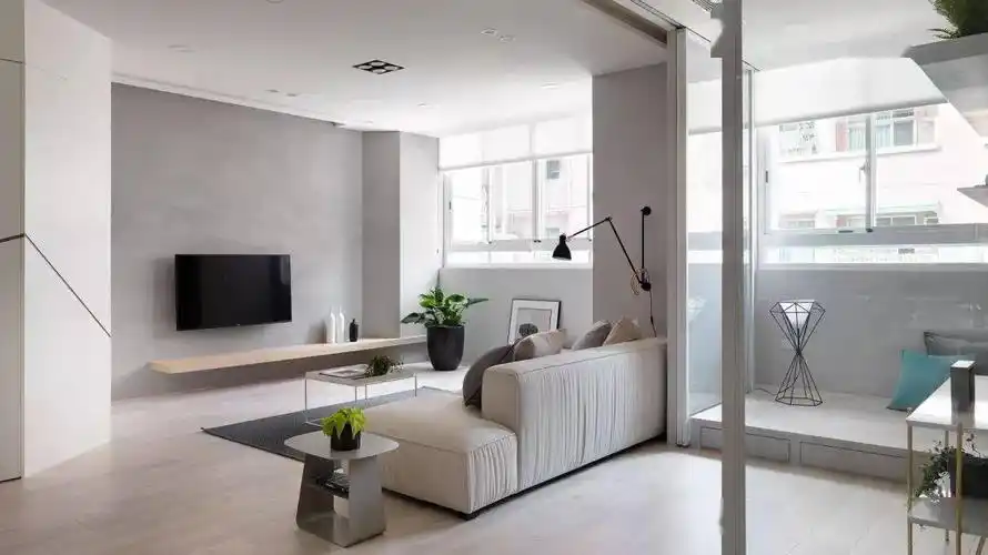 简单的电视柜加上白墙,有它独特的魅力,背景干净并且重点突出.