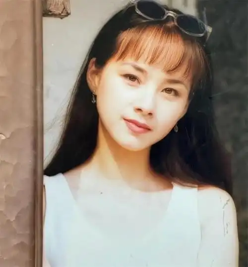 何琳:在最好的年纪嫁给"著名导演"吴兵,婚后生一女美满幸福