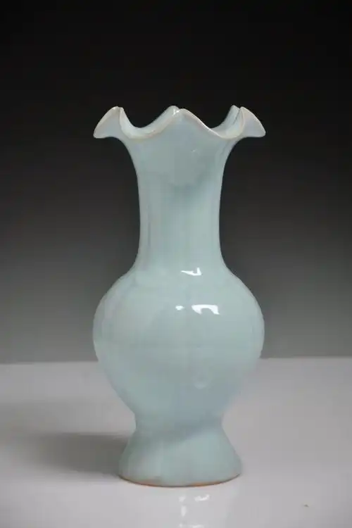 一件汝窑天青釉精品成为宋代瓷器典范可惜被掠夺到了海外