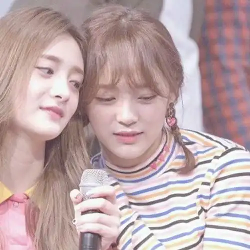 女爱豆闺蜜头像 「朴泡菜」