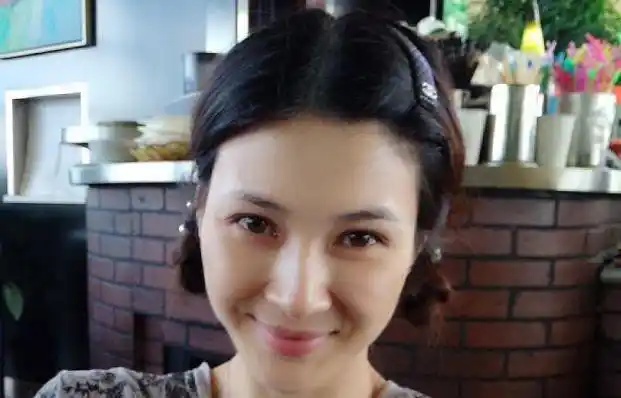 她抛弃周一围做了别人的第三者没想到最后却嫁给了假富豪