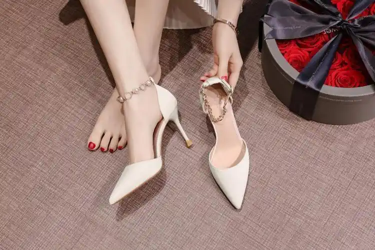 包头凉鞋一字带尖头细跟高跟鞋显瘦白色高跟鞋一字扣细跟春夏季尖头