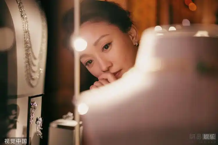 周迅优雅灵动如精灵 回眸转身满满高级感